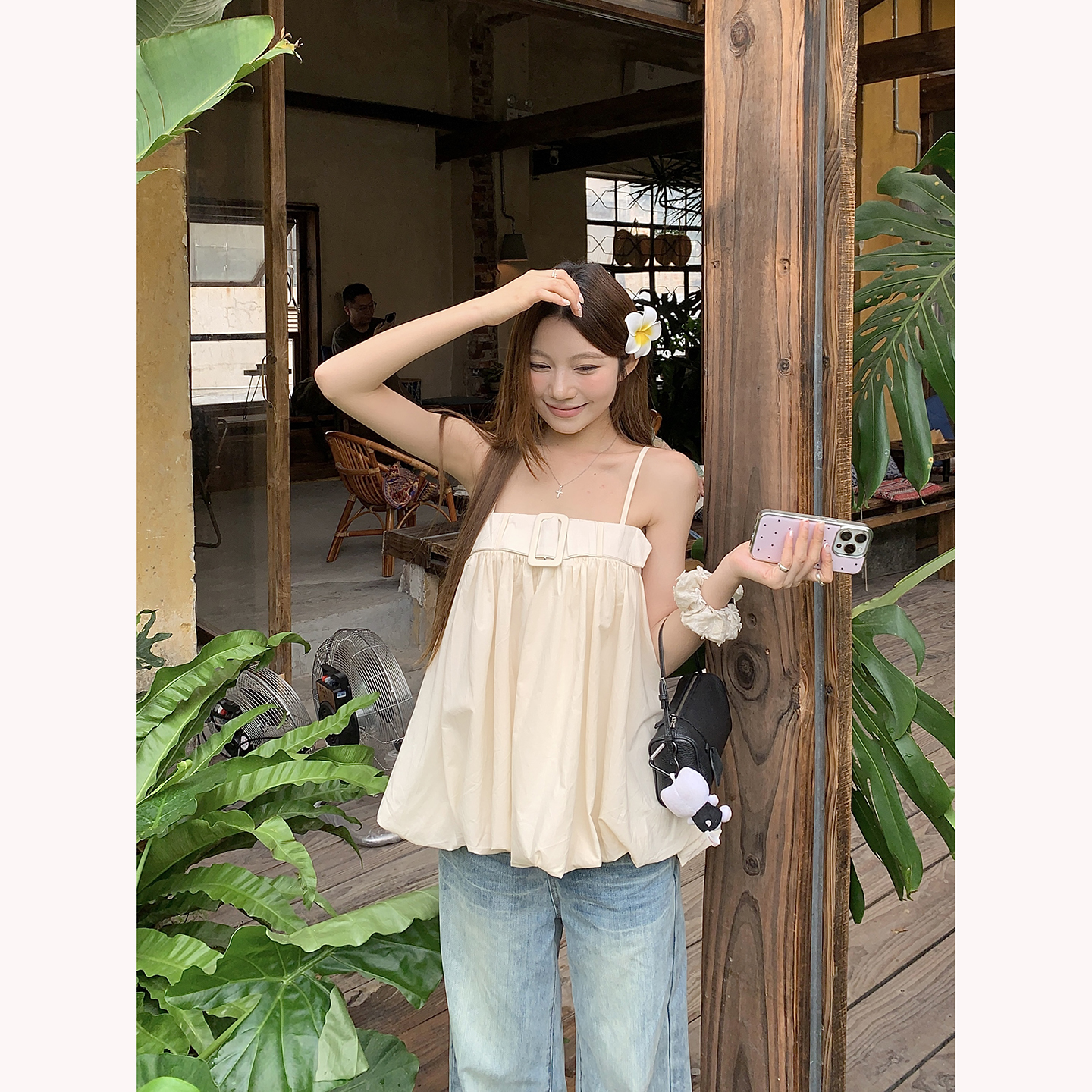 Champagne Sleeveless Camisole Top with Sweet Style and Zipper - Image 5