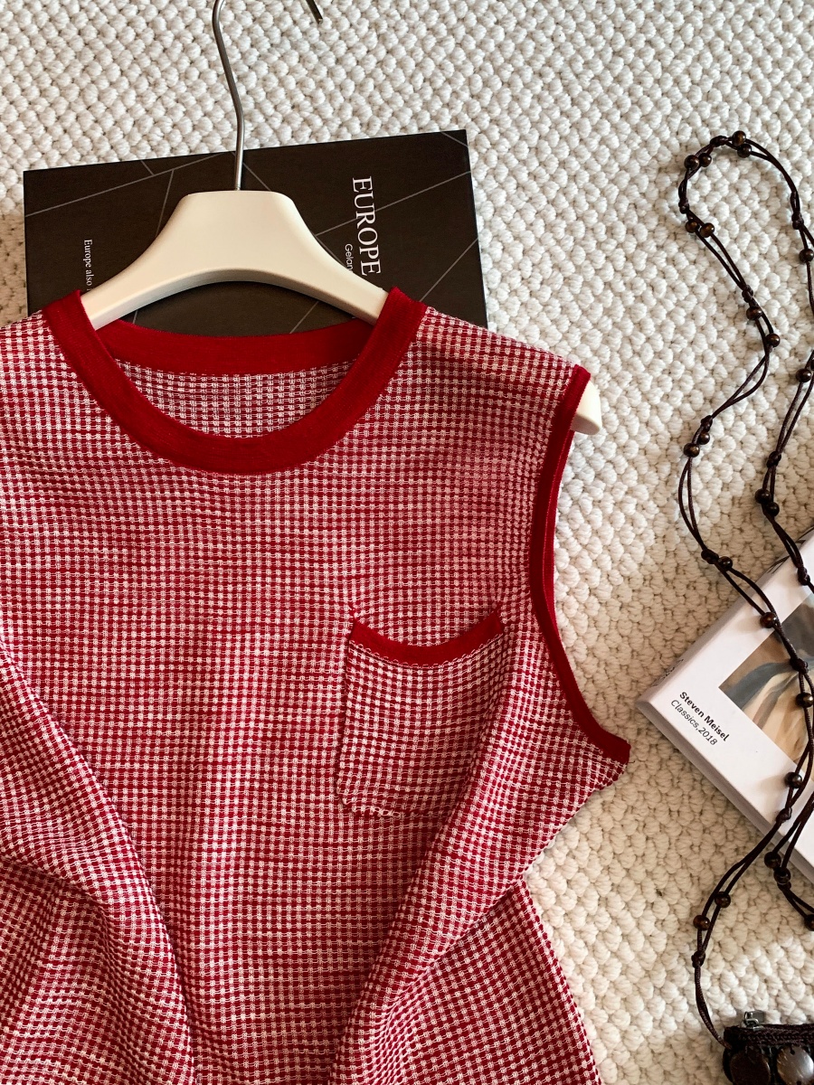 Design-Focused Color-Block Round-Neck Knit Vest Women Summer Loose Short Pullover - Image 4